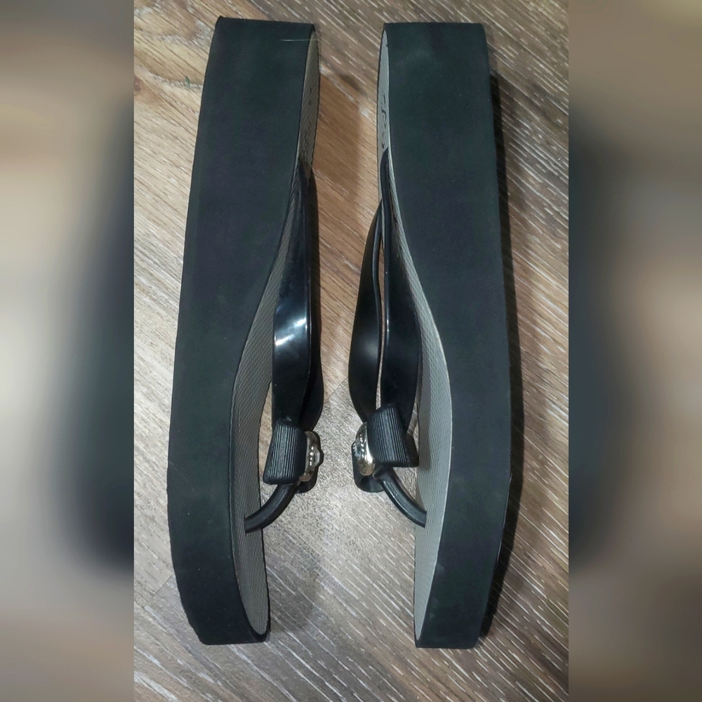 Brighton Sandals Flip flops Rubber Black Bow Rhinestone Silver Accent. Sz 9 - Picture 4 of 6